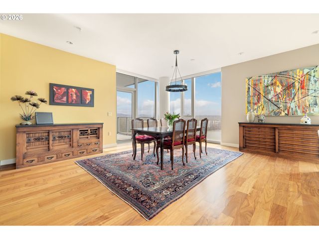 841 S GAINES St 1312, Portland, OR 97239