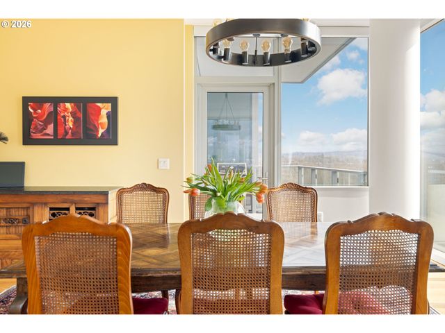 841 S GAINES St 1312, Portland, OR 97239