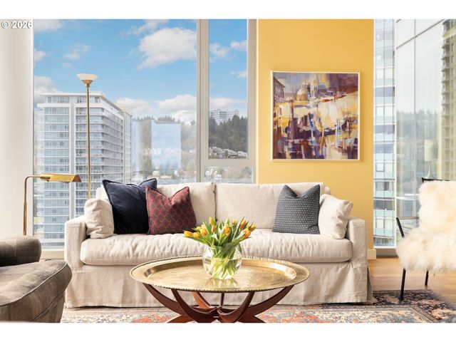 841 S GAINES St 1312, Portland, OR 97239