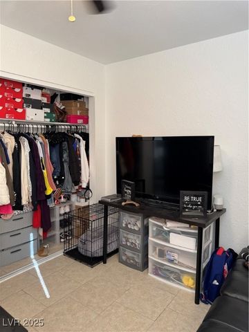 5817 Smoke Ranch Road B, Las Vegas, NV 89108