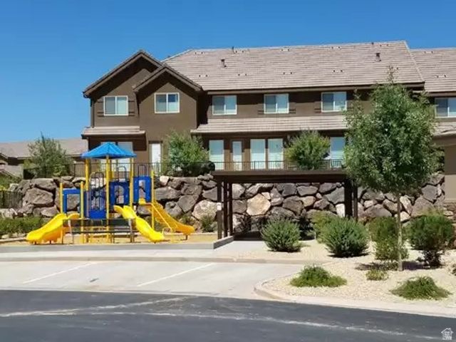 4205 E TORREY PINES DR, Washington, UT 84780