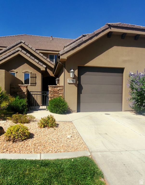 4205 E TORREY PINES DR, Washington, UT 84780