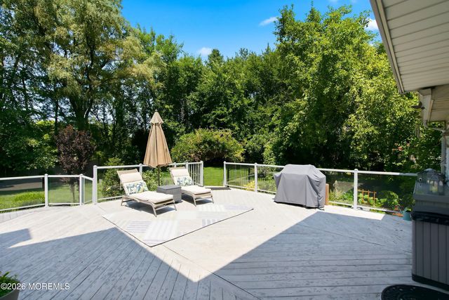 6 Green Meadow Boulevard, Middletown, NJ 07748