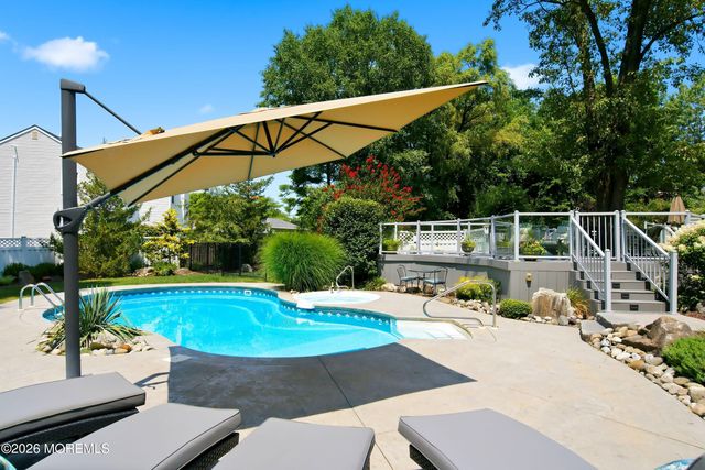 6 Green Meadow Boulevard, Middletown, NJ 07748