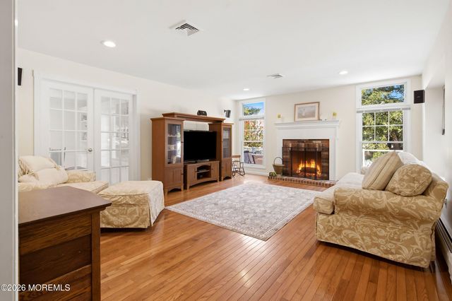 6 Green Meadow Boulevard, Middletown, NJ 07748
