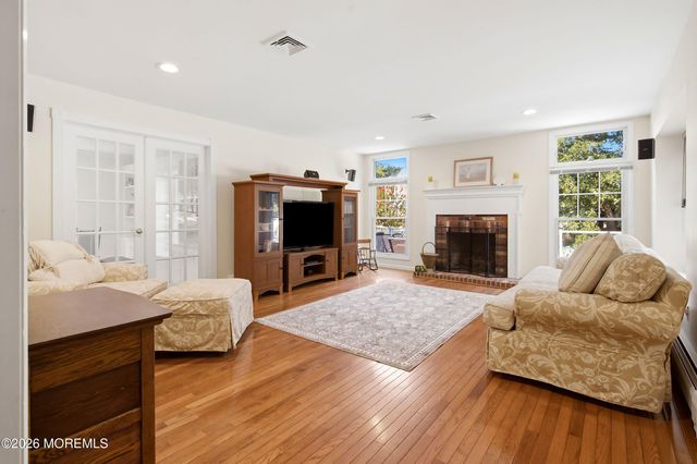 6 Green Meadow Boulevard, Middletown, NJ 07748