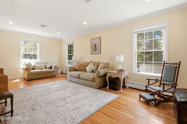 6 Green Meadow Boulevard, Middletown, NJ 07748