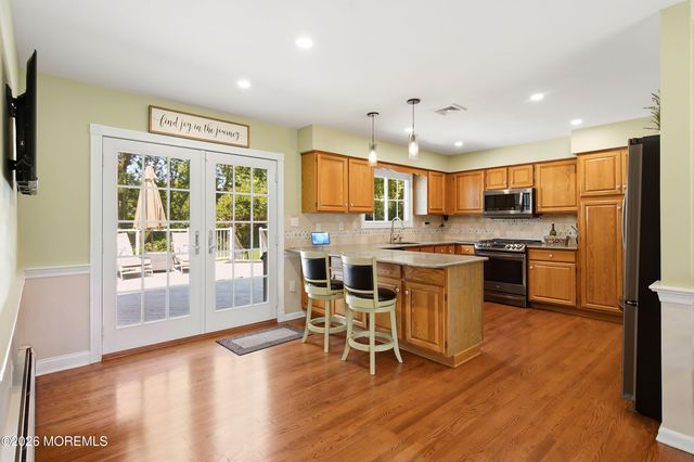6 Green Meadow Boulevard, Middletown, NJ 07748