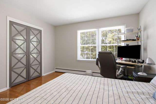 6 Green Meadow Boulevard, Middletown, NJ 07748
