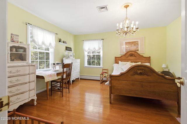 6 Green Meadow Boulevard, Middletown, NJ 07748