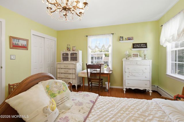 6 Green Meadow Boulevard, Middletown, NJ 07748