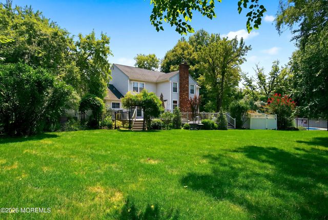 6 Green Meadow Boulevard, Middletown, NJ 07748
