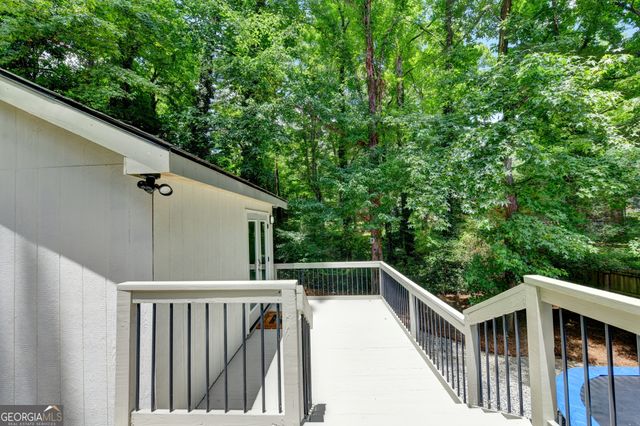 131 Denna Drive, Alpharetta, GA 30009