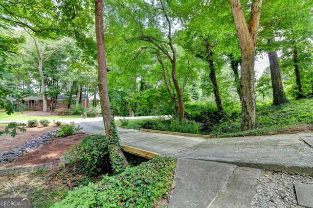 131 Denna Drive, Alpharetta, GA 30009