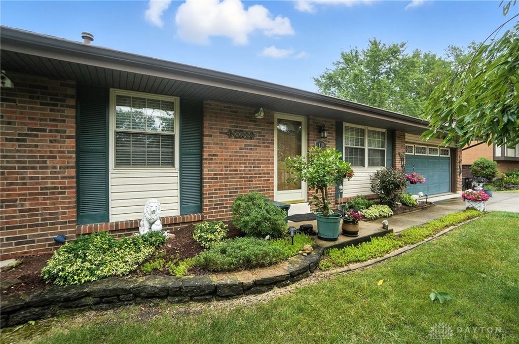 438 Crusader Drive, Dayton, OH 45449
