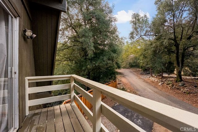 989 Calanda, Crestline, CA 92325