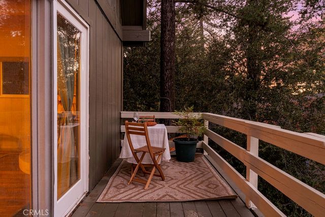 989 Calanda, Crestline, CA 92325
