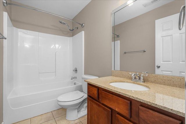 292 Gleneagles Way, Versailles, KY 40383