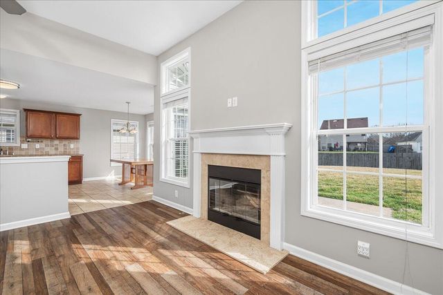 292 Gleneagles Way, Versailles, KY 40383