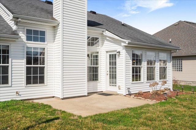 292 Gleneagles Way, Versailles, KY 40383