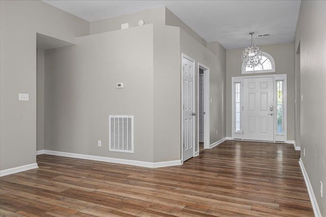 292 Gleneagles Way, Versailles, KY 40383