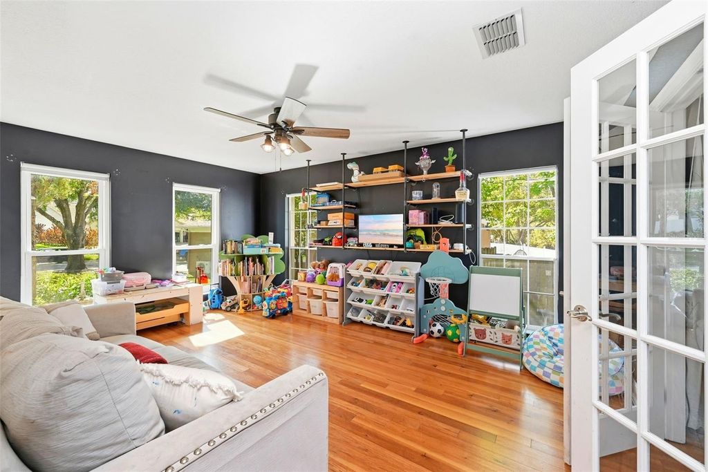 Image 15 of property listing at 1311 OLYMPIA PARK CIRCLE, Ocoee, FL 34761