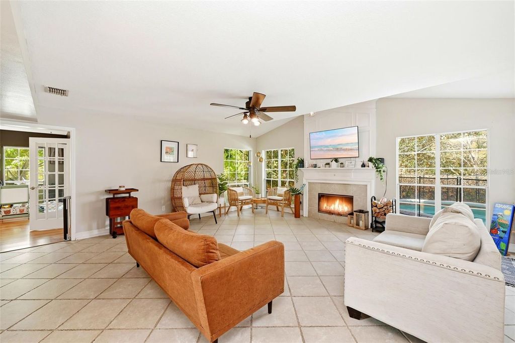 Image 17 of property listing at 1311 OLYMPIA PARK CIRCLE, Ocoee, FL 34761