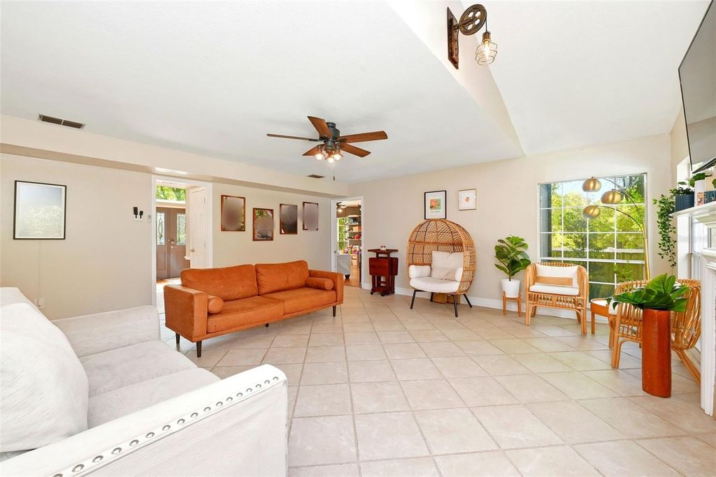 Image 20 of property listing at 1311 OLYMPIA PARK CIRCLE, Ocoee, FL 34761