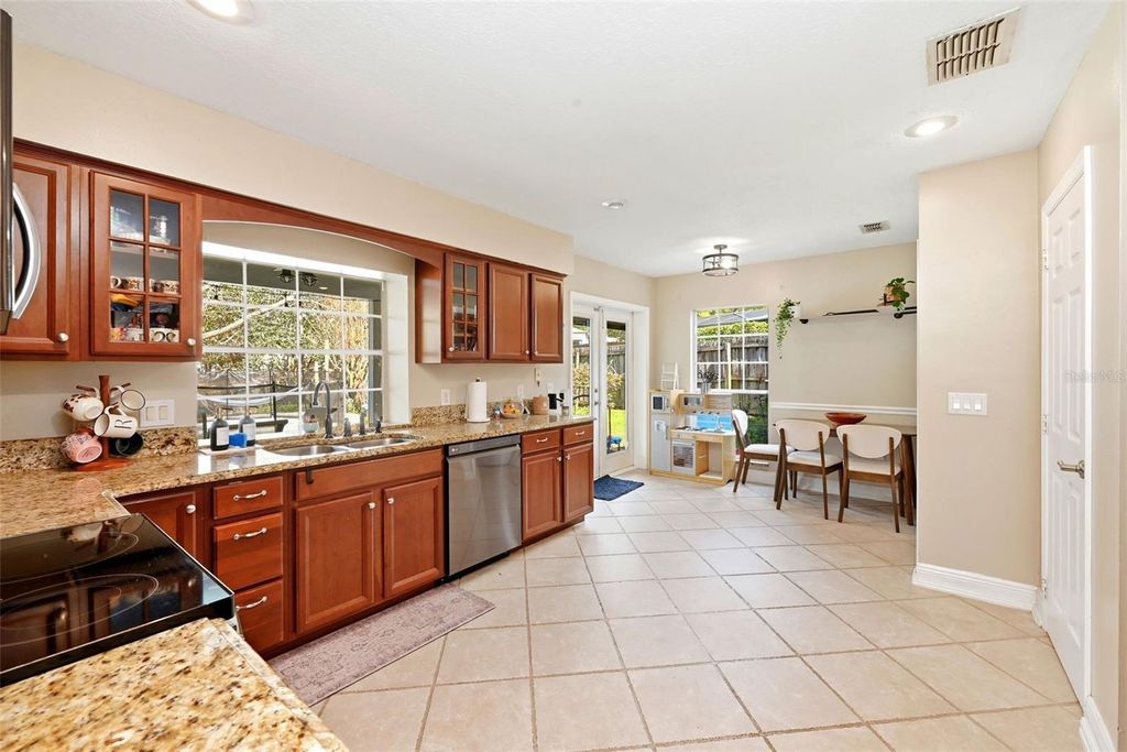 Image 22 of property listing at 1311 OLYMPIA PARK CIRCLE, Ocoee, FL 34761