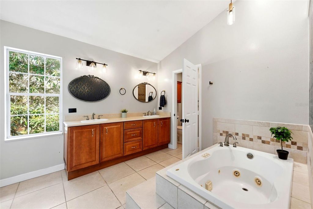 Image 30 of property listing at 1311 OLYMPIA PARK CIRCLE, Ocoee, FL 34761