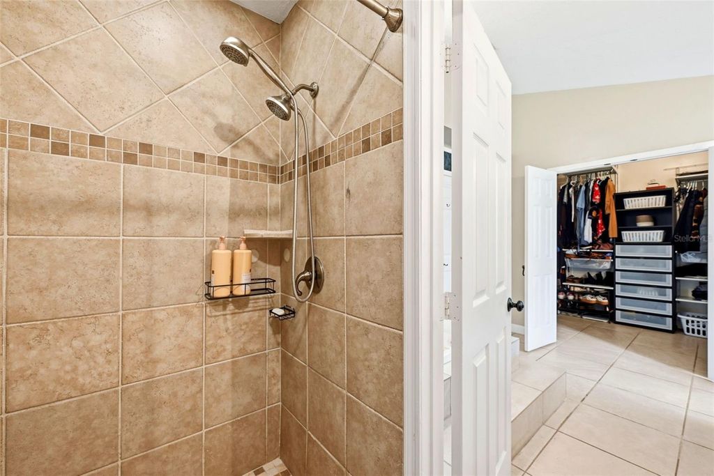 Image 32 of property listing at 1311 OLYMPIA PARK CIRCLE, Ocoee, FL 34761