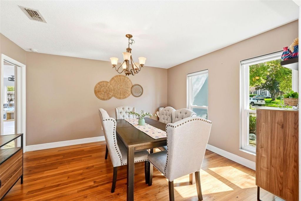 Image 9 of property listing at 1311 OLYMPIA PARK CIRCLE, Ocoee, FL 34761