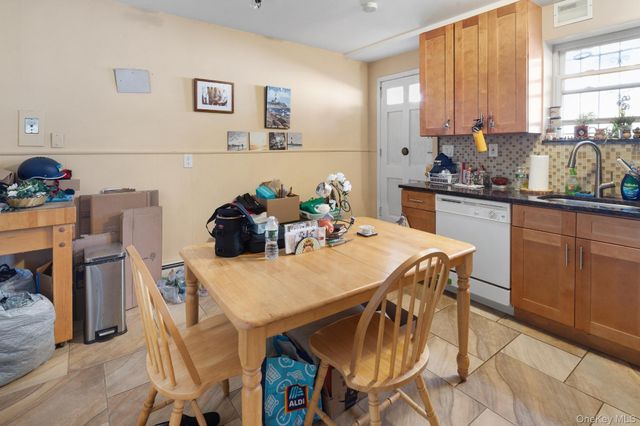 2562 Seymour Avenue, Bronx, NY 10469