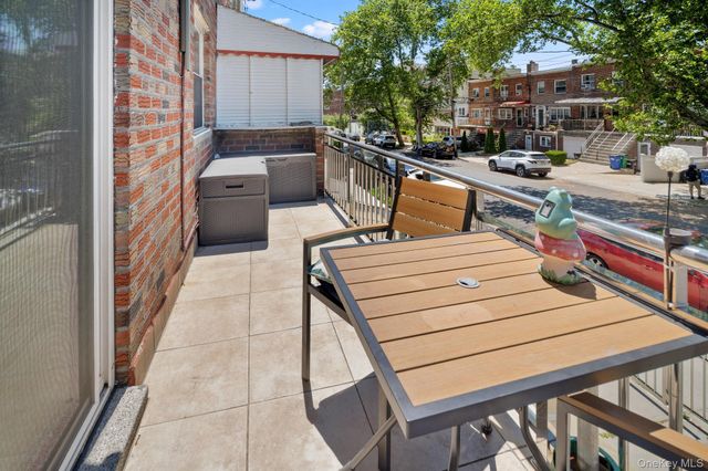 2562 Seymour Avenue, Bronx, NY 10469