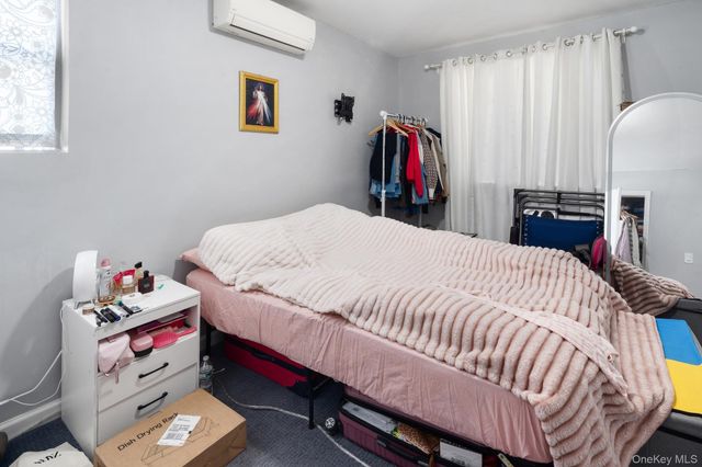 2562 Seymour Avenue, Bronx, NY 10469
