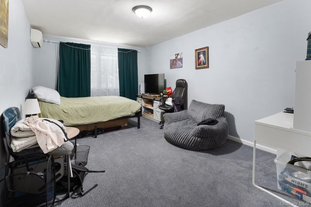 2562 Seymour Avenue, Bronx, NY 10469