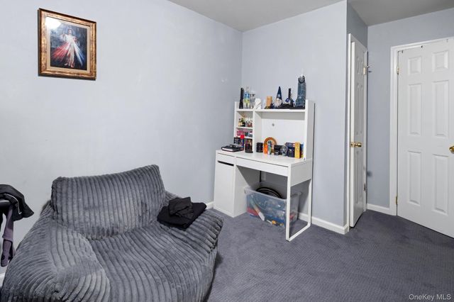 2562 Seymour Avenue, Bronx, NY 10469