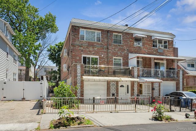 2562 Seymour Avenue, Bronx, NY 10469