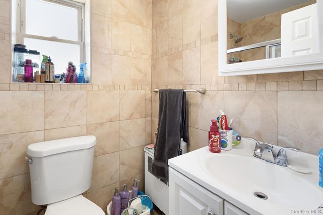 2562 Seymour Avenue, Bronx, NY 10469