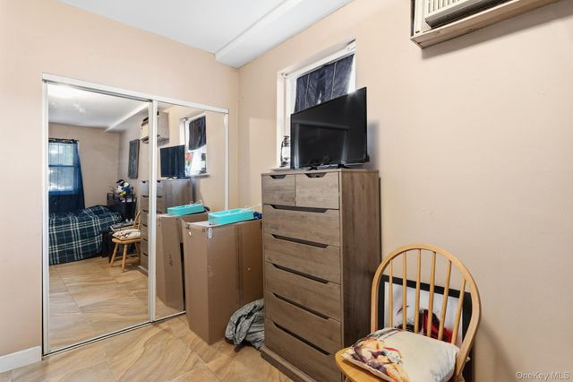 2562 Seymour Avenue, Bronx, NY 10469