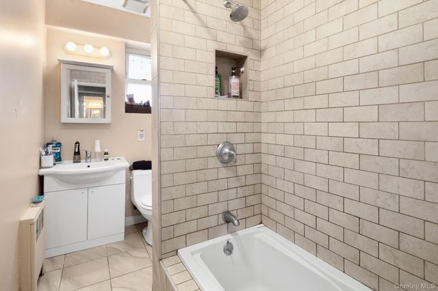 2562 Seymour Avenue, Bronx, NY 10469