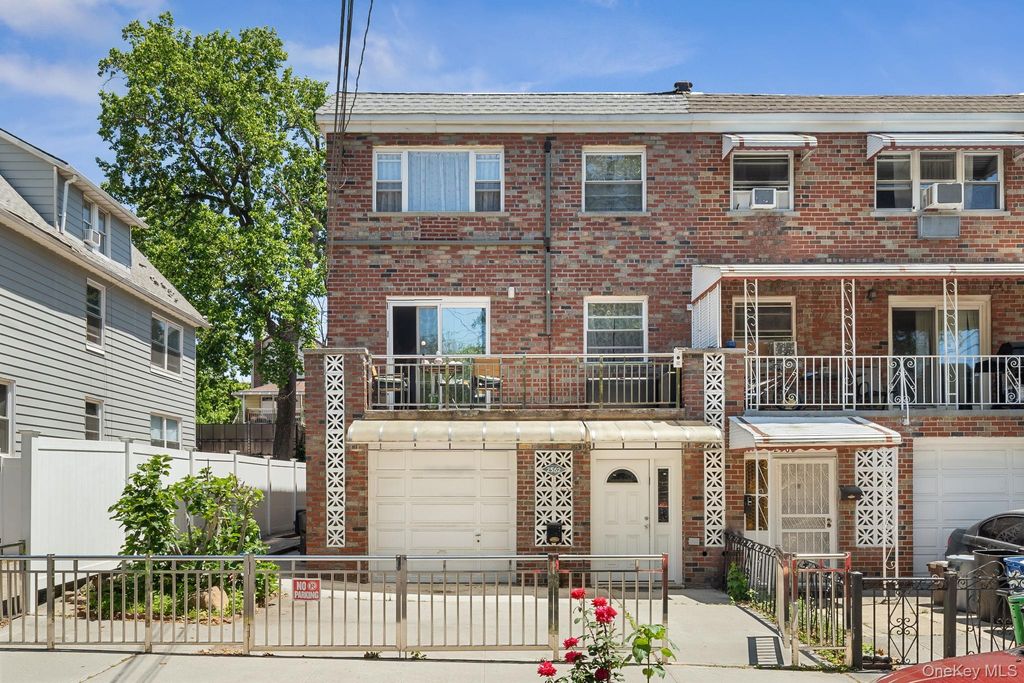 2562 Seymour Avenue, Bronx, NY 10469