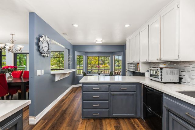 18704 Lake Forest Dr, Penn Valley, CA 95946