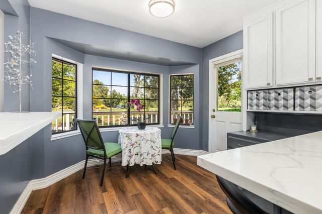 18704 Lake Forest Dr, Penn Valley, CA 95946