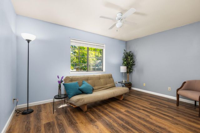 18704 Lake Forest Dr, Penn Valley, CA 95946