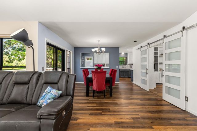 18704 Lake Forest Dr, Penn Valley, CA 95946