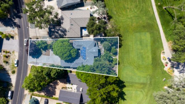 18704 Lake Forest Dr, Penn Valley, CA 95946