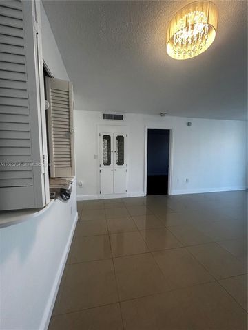 3849 NE 169th St 204, North Miami Beach, FL 33160