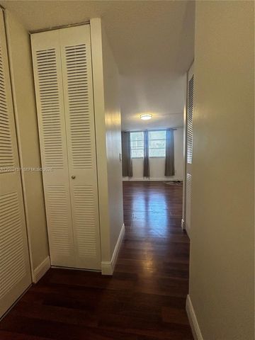 3849 NE 169th St 204, North Miami Beach, FL 33160