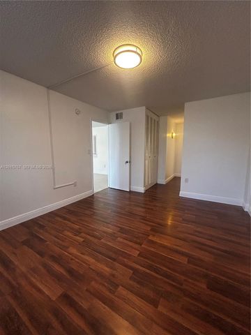 3849 NE 169th St 204, North Miami Beach, FL 33160